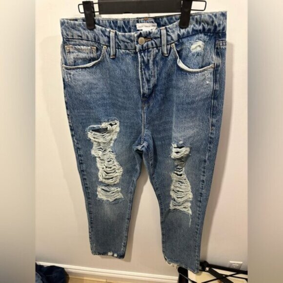 GOOD AMERICAN DISTRESSES STRAIGHT LEG JEAN - Picture 11 of 13